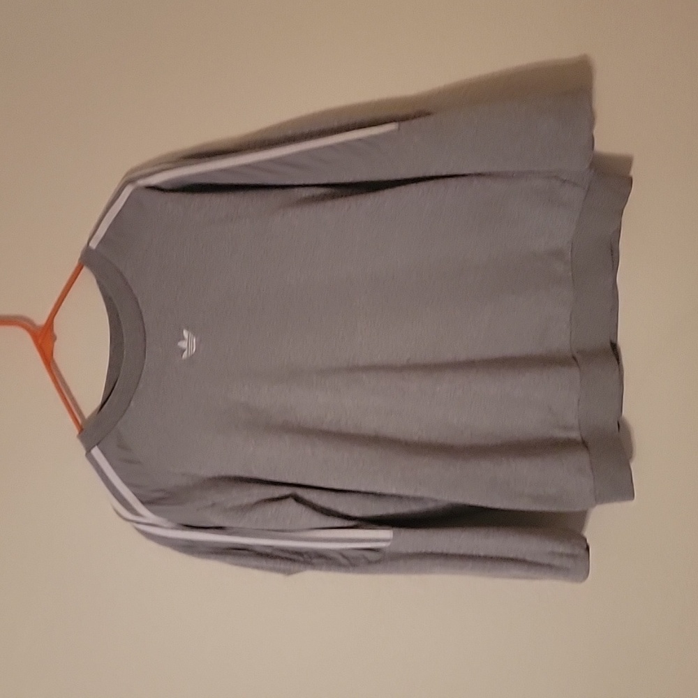 Three stripe pullover